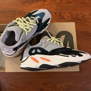 Yeezy boost 700, like brand new, only wear couple times